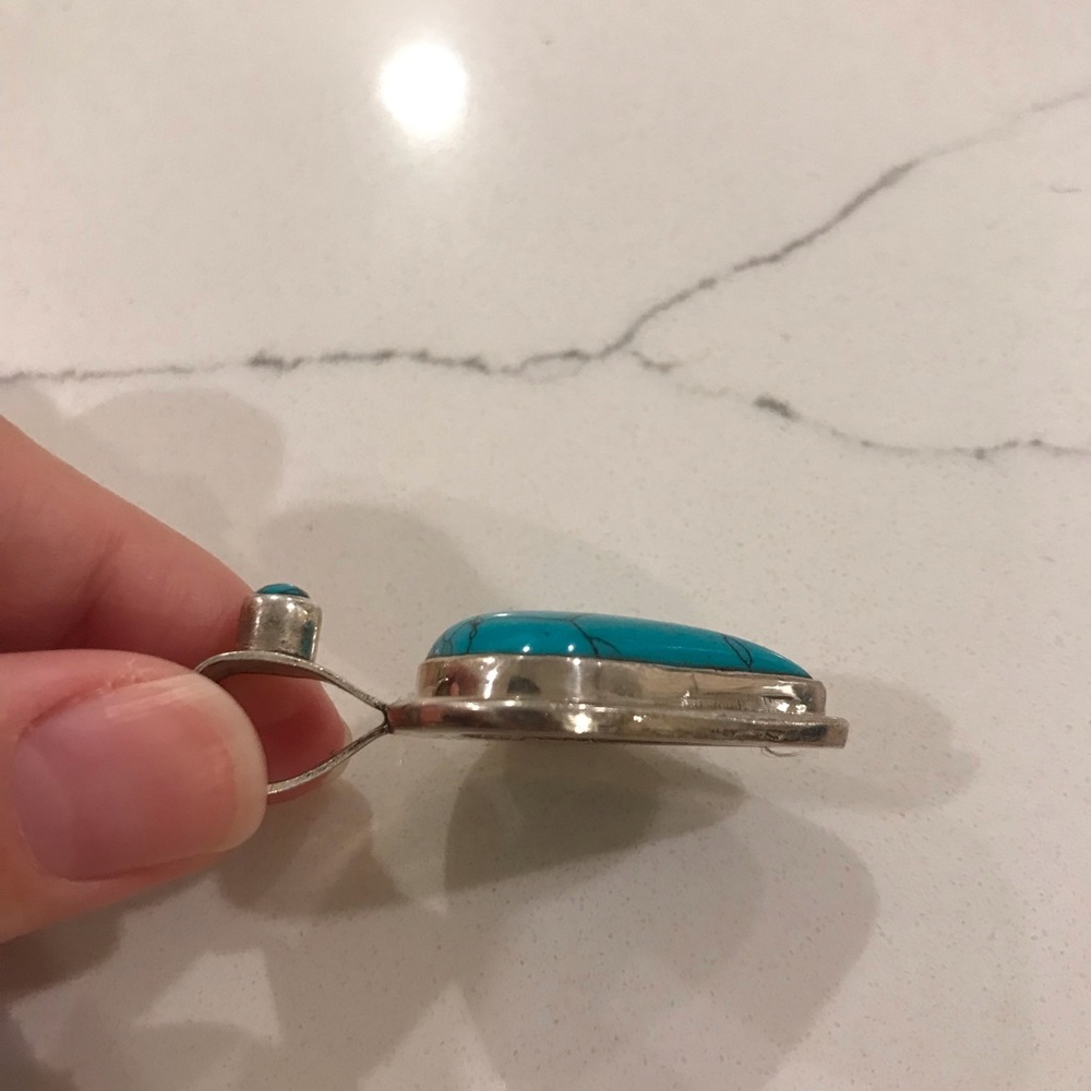 Sterling silver and turquoise teardrop pendant - Picture 3 of 6